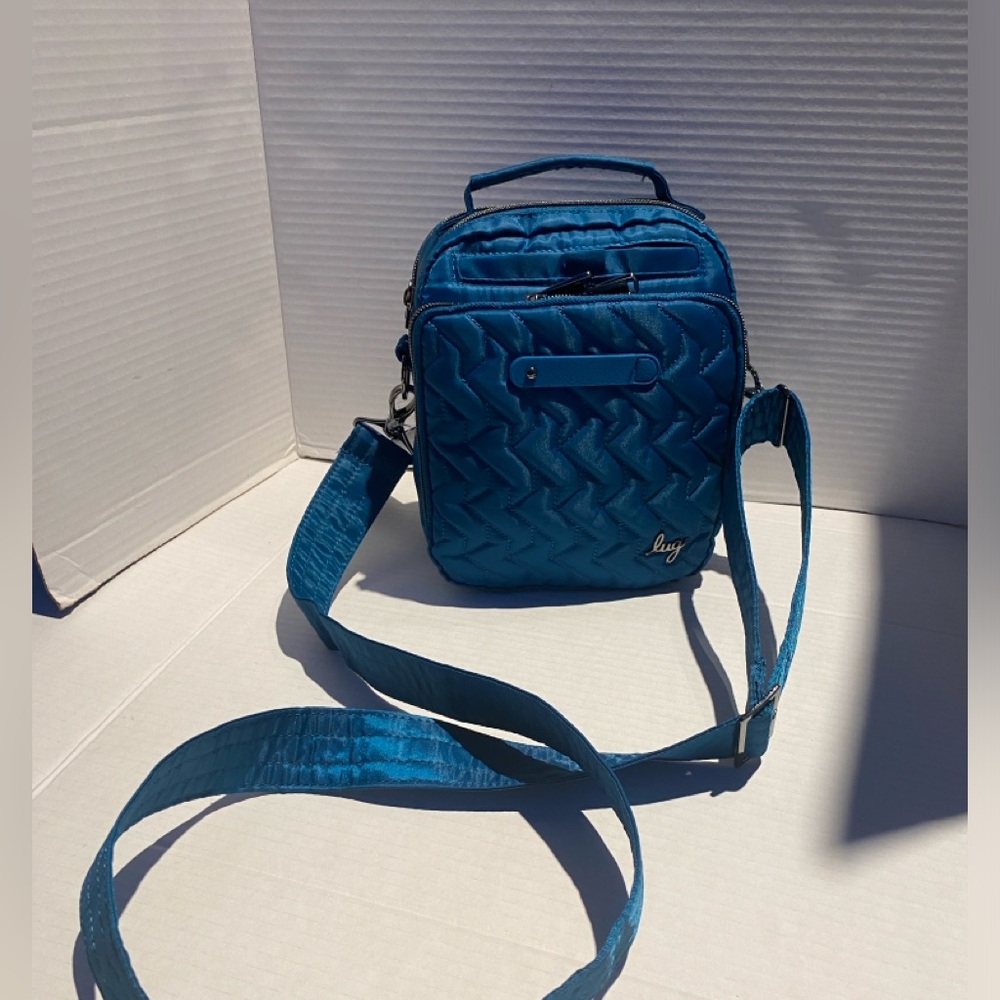 Lug Navy Quilted Messenger Bag🩵 - Picture 8 of 15